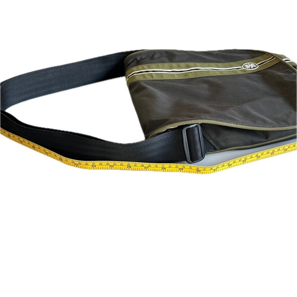 Crumpler Unisex Lightweight Friday Nylons Vertical Messenger Laptop Bag - Picture 15 of 17